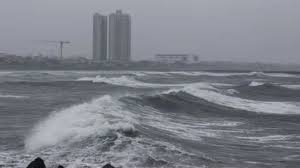 Chennai weather forecast: Heavy rains expected in Tamil Nadu, Puducherry before cyclone Fengal, schools closed for a few days.